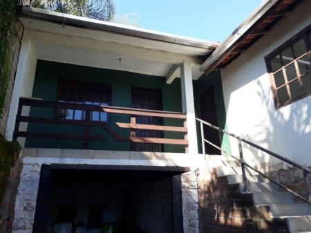 Casa 2 dormitórios c/ piscina Bairro Universitário - Lajeado - RS