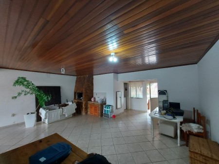 Casa 2 dormitórios com amplo terreno e piscina - VERDES VALES Bairro Universitário - Lajeado RS