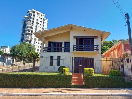 Casa 3 dormitórios c/ suíte - OPÇÃO DE DUAS MORADIAS Bairro São Cristóvão - Lajeado - RS
