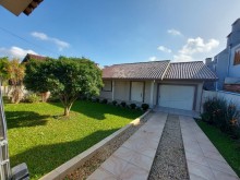 Casa 3 dormitórios com piscina - SEMI MOBILIADA - Bairro Universitário - Lajeado - RS
