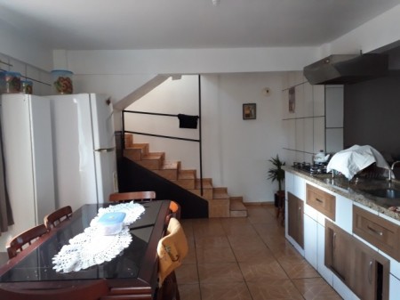 Casa c/ 4 dormitórios de esquina Moinhos D'Água - Lajeado - RS
