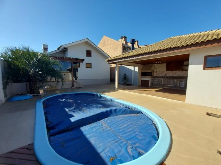 Casa de 3 dormitórios com piscina - TOTALMENTE PLANA Bairro Moinhos D'Água - Lajeado - RS