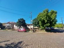 Terreno de esquina com ampla casa Bairro Jardim do Cedro - Lajeado - RS